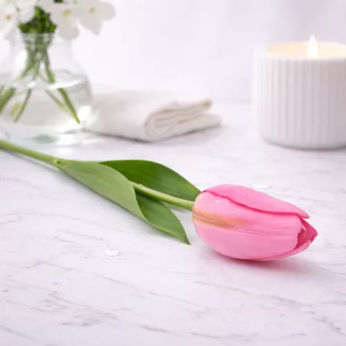 62 cm-es Élénk Rózsaszín Selyem Tulipán – Élethű Hosszú Szárú Művirág Dekoráció