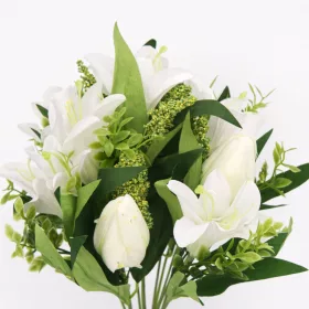   Prémium 40 cm-es fehér / krémfehér vegyes művirág csokor – 12 szálas elegáns liliom és tulipán dekor