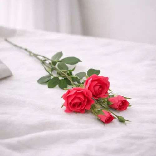 66 cm-es élénk rózsaszín 5 fejes selyem műrózsa ág – élethű dekorációs rózsa lakásba és esküvőre