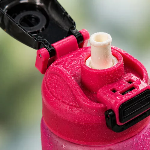650 ml-es motivációs sport kulacs időjelöléssel és szívószállal – BPA-mentes ivópalack, szürke-fekete